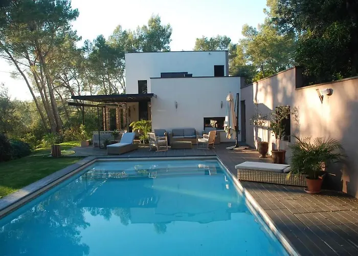 Villa Avec Piscine Et Dependance