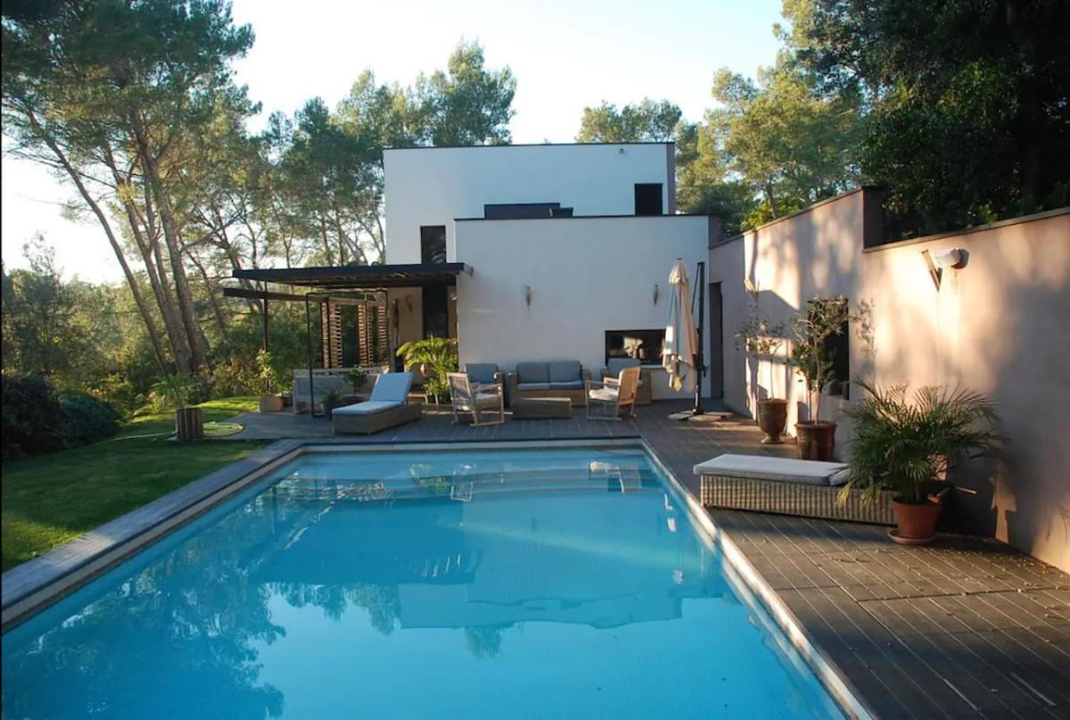 Avec Piscine Et Dependance Villa Nîmes